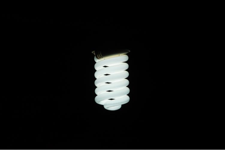 Что такое люминесцентные энергосберегающие лампы?